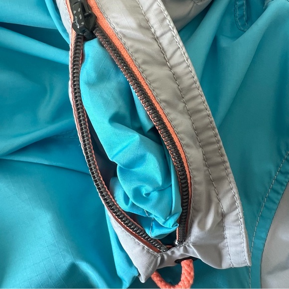 Quiksilver Vintage Look Windbreaker Hidden Hood Men’s Size XL Gray, Blue… - Picture 7 of 7